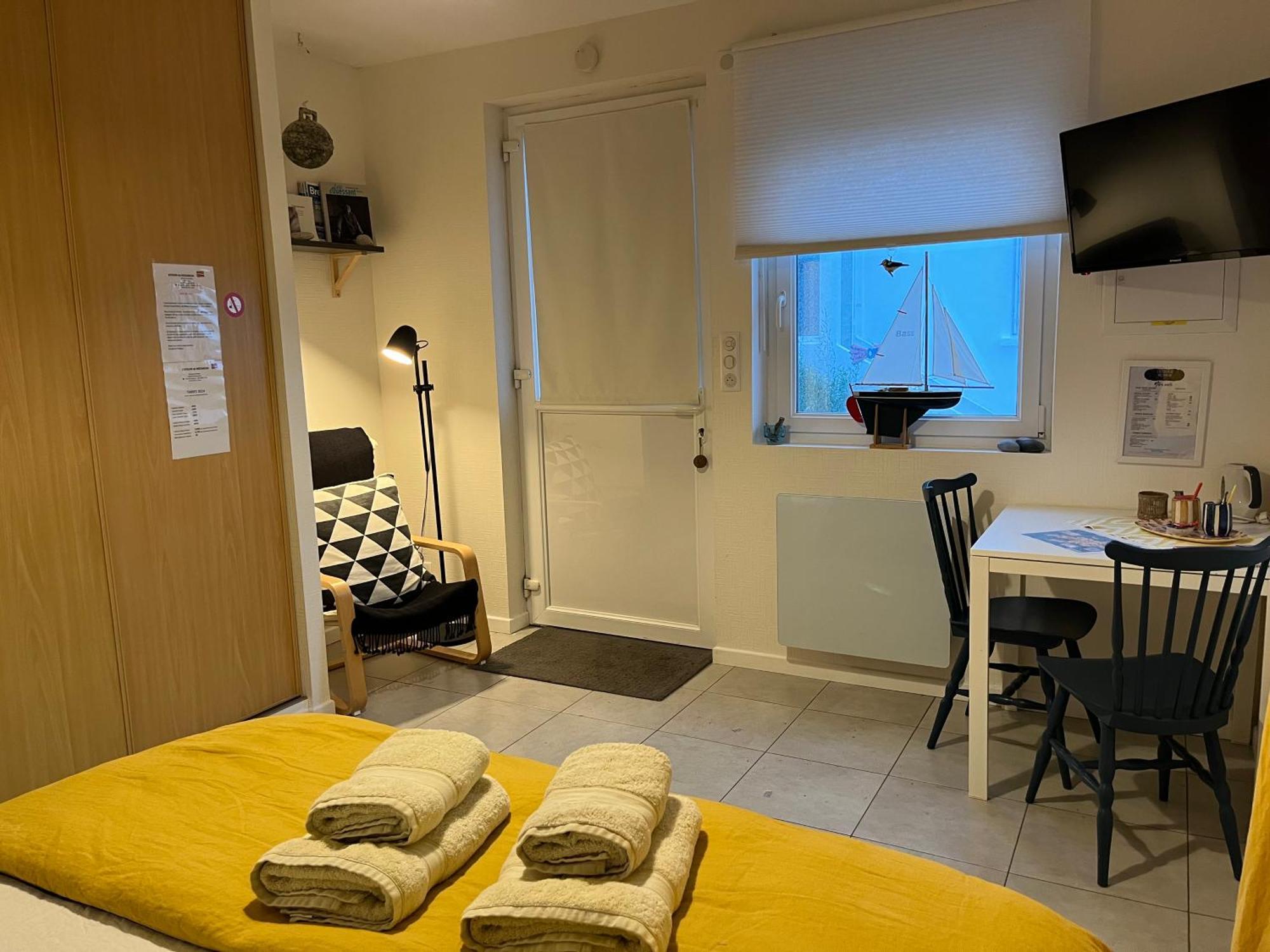 Bed and Breakfast L'Atelier De Mezareun Ushant Exterior foto